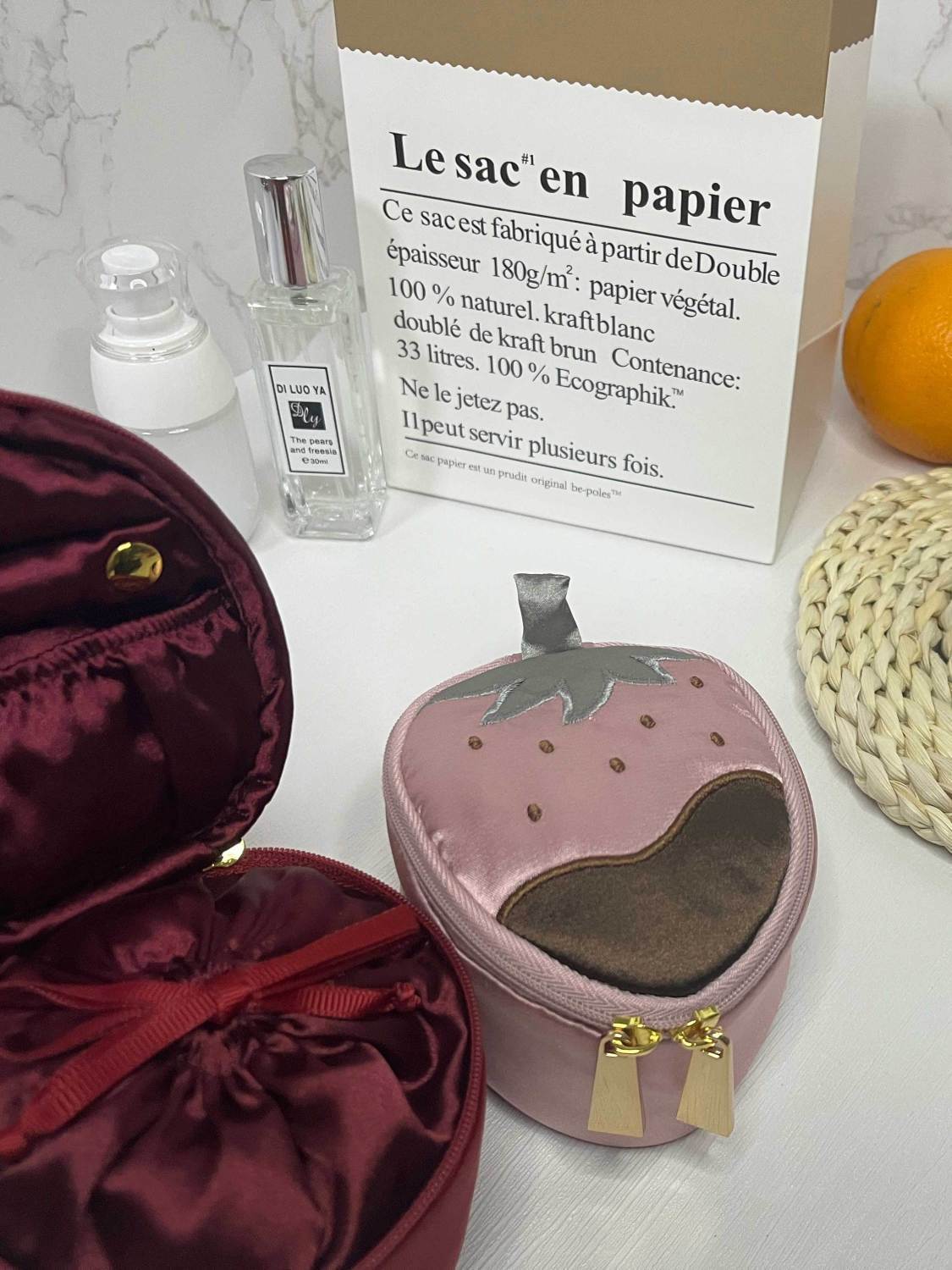 Bonita caja de joyería de fresa bordada portátil mini bolso rosa vino rojo masculino mujer madura