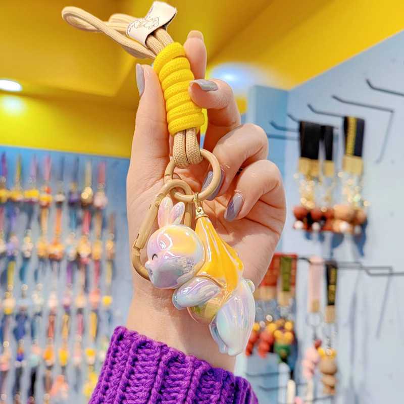 Llavero de oso de resina con colgante de muñeca de dibujos animados, cadena para teléfono móvil para mujer, llavero, colgante decorativo para bolso.