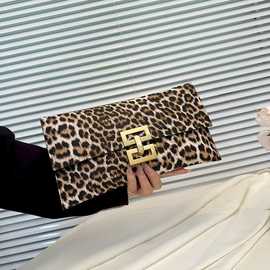 爆款时尚潮流手拿包，个性豹纹晚宴包