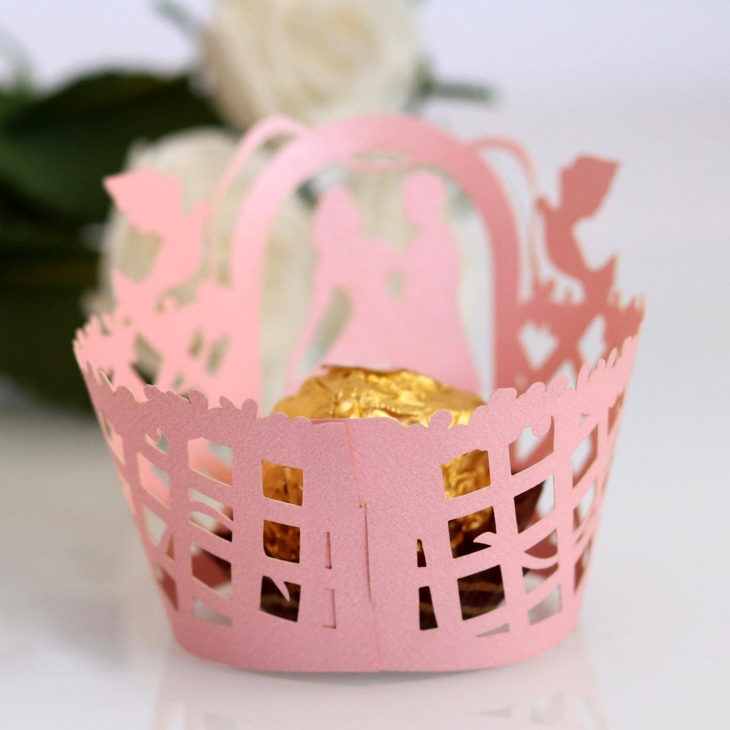 亚马逊跨境专供烘焙甜品台蛋糕纸围边镂空纸杯深紫色婚礼款批发