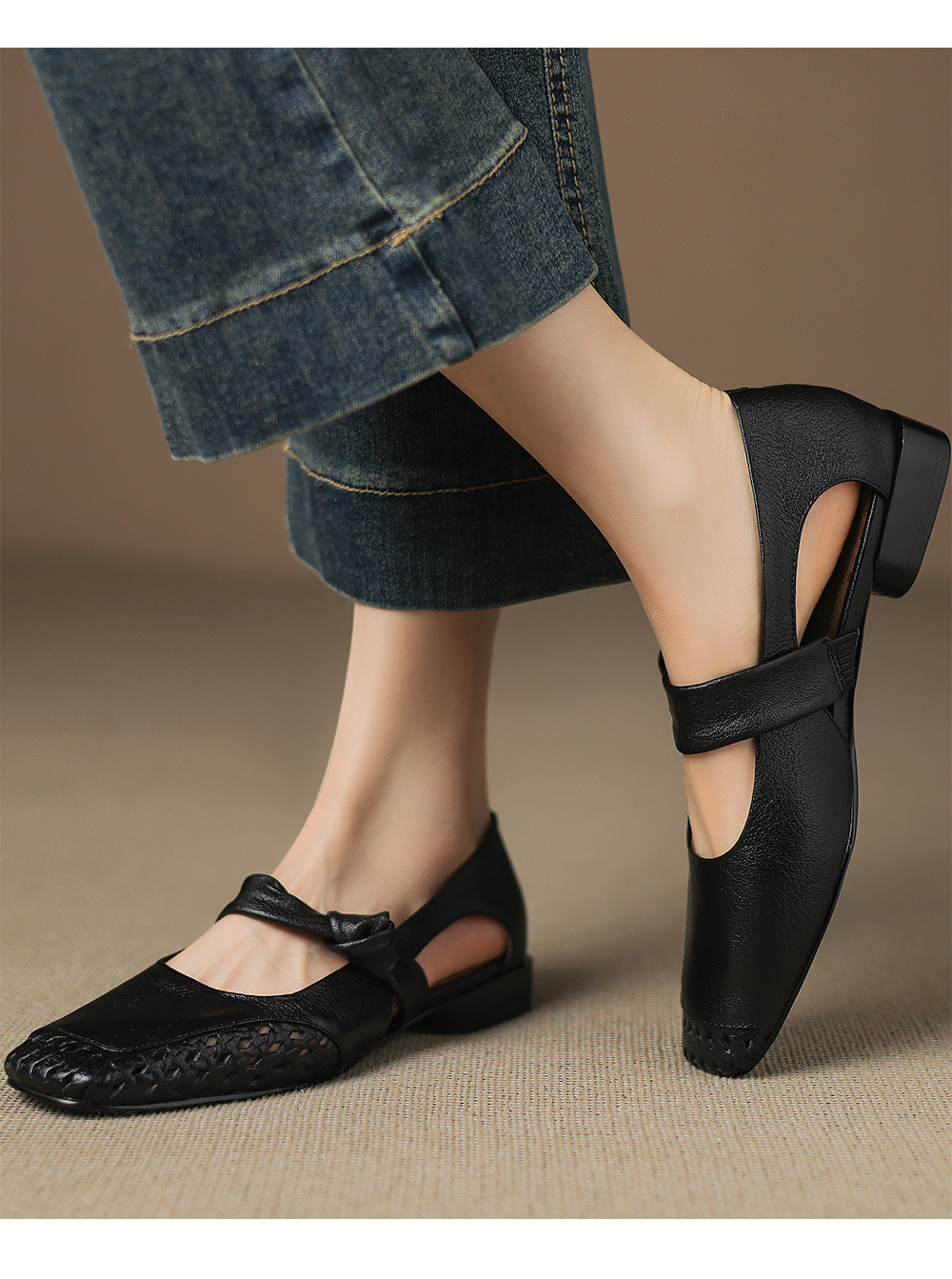 Sandal nữ mũi nhọn da dê đục lỗ gót thấp 2 cm, miệng nông hở mũi — đen chi tiết 12