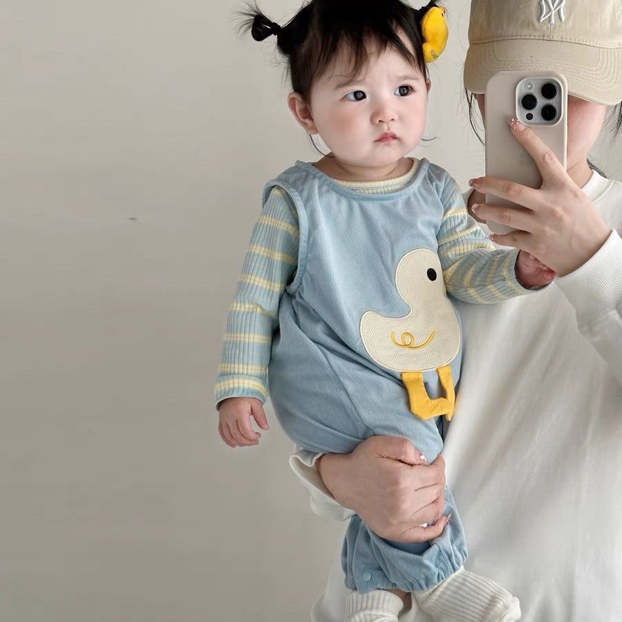 婴儿衣服秋季春季套装女可爱条纹打底衫超萌背带裤连体衣两件套