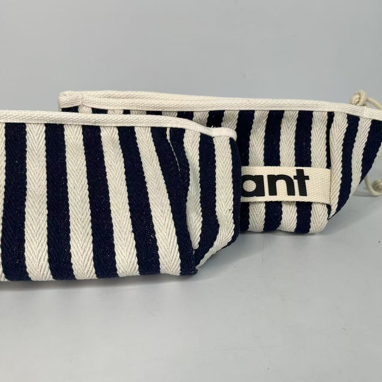 남색과 흰색 줄무늬(화장품 가방)