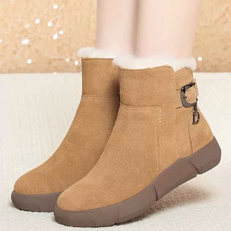 Warm non-slip winter low boots platform, 2023 collection