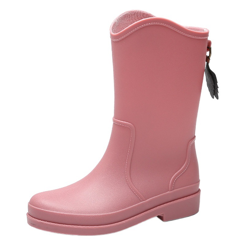 Botas de lluvia de media pantorrilla simples de moda Botas de agua antideslizantes impermeables para mujeres resistentes al desgaste exterior zapatos de mujer de manga de trabajo de cocina zapatos de mujer