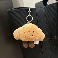 国産ジェリーキャットニップのジェリーヌイヨンバッグチャーム、クロワッサン型の可愛いバッグ用ぬいぐるみ