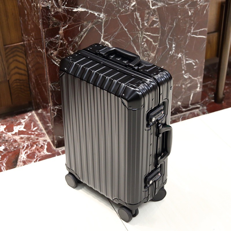 All-Aluminum Magnesium Alloy Suitcase for Women 20inch Carry-On Suitcase with Metal Handle 26inch Men's Password-Protected Leather Suitcase Travel Case