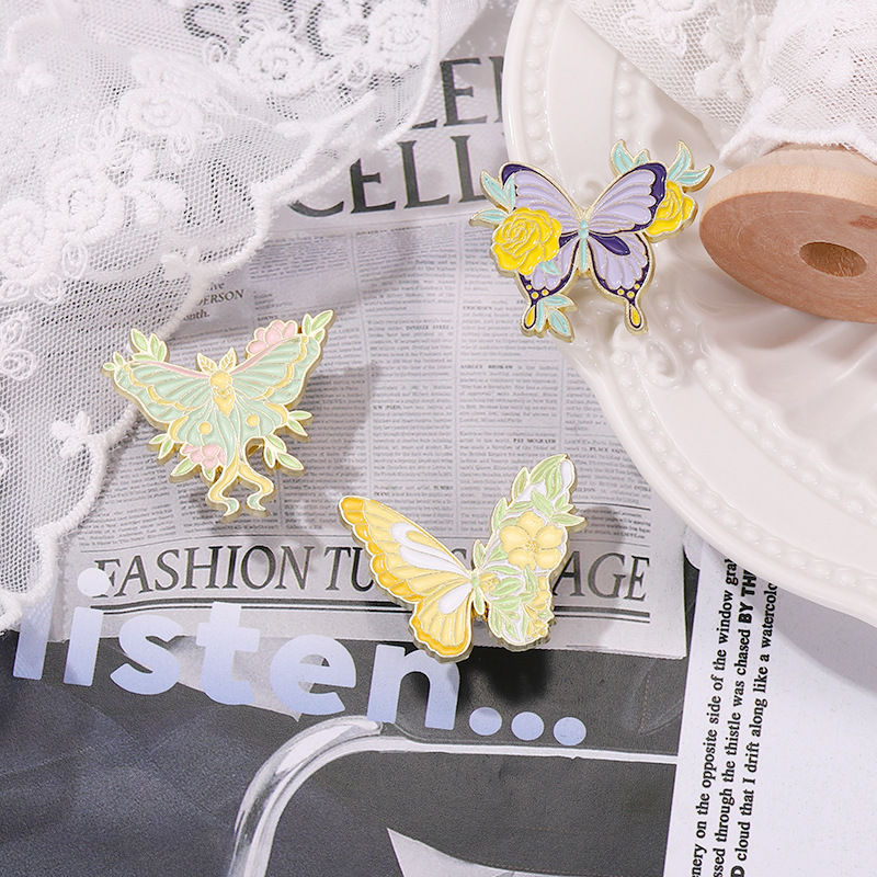 5g Weight Brooches Classification Daily Occasion Alloy Material Butterfly Pattern Women'S Gender Plating Design Fashion Style Fashion Pin Butterfly Alloy Plating Women'S Brooches 5