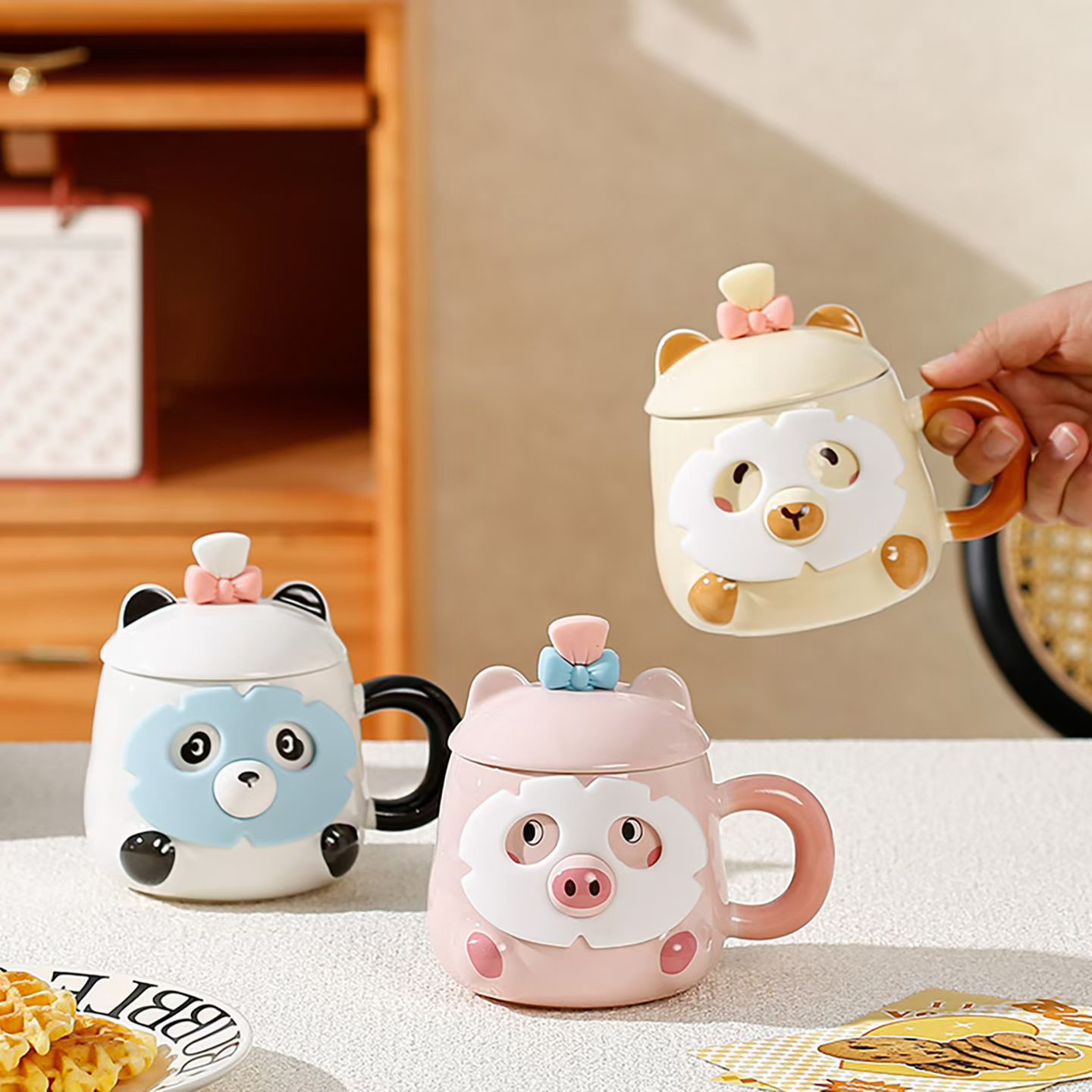Personalidad creativa máscara de dibujos animados taza de cápsula encantadora con tapa de cerámica taza de café de alto valor de cara acompañante taza de regalo