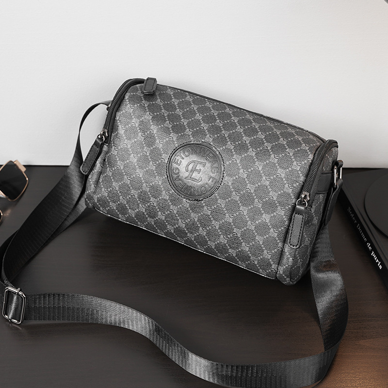 Bolso cuadrado pequeño de celebridades de Internet para hombres de moda, bolso de hombro para hombres de estilo nuevo de moda de todos los partidos, bolso de mensajero al aire libre de ocio, bolso de hombro para hombres