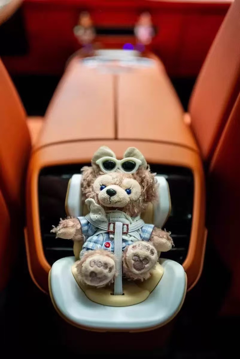 Labubu First Generation, Second Generation, Third Generation Adapted Safety Seat Aromatherapy Air Conditioner Air Outlet Cute Car Ornaments Pendant