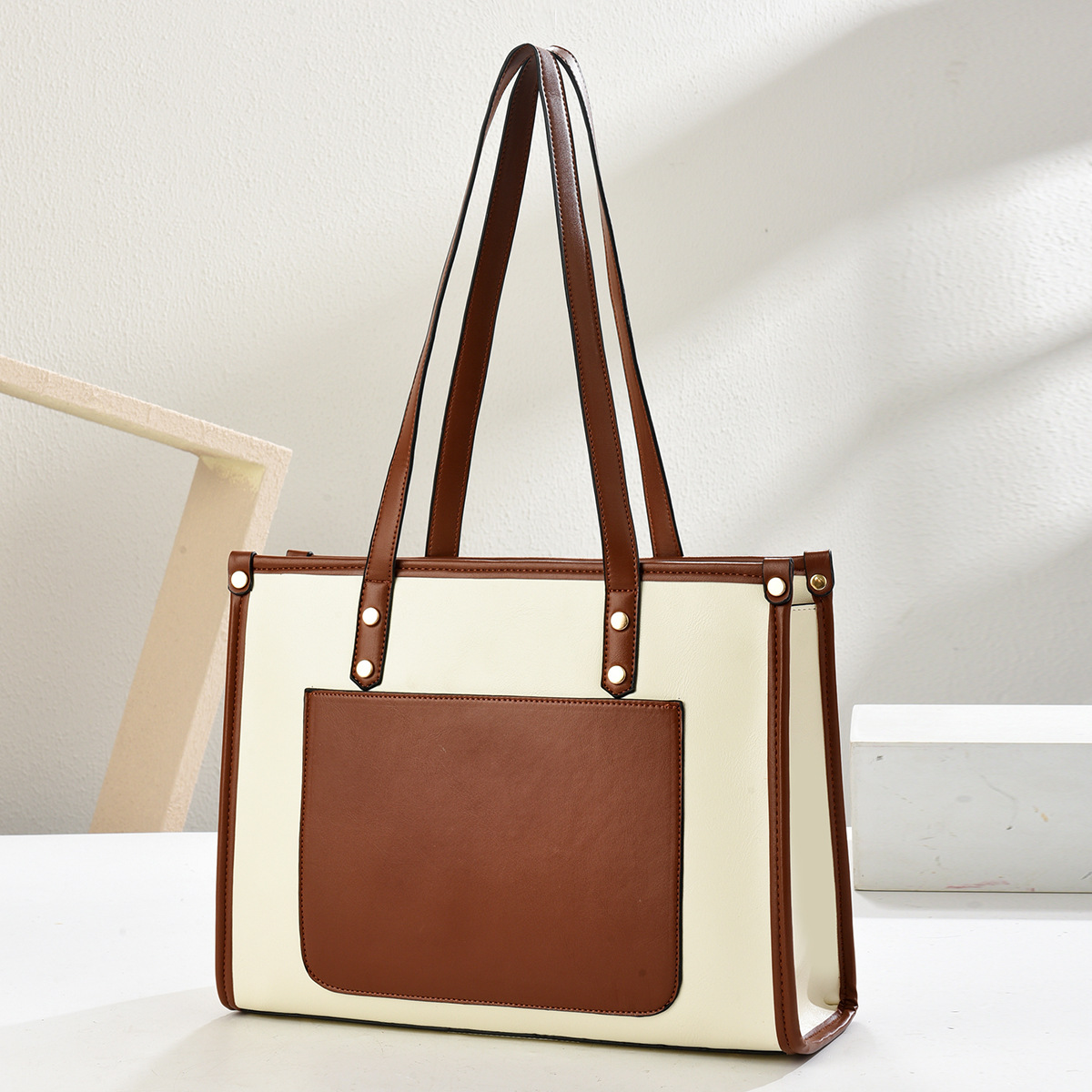 Bolso Tote de gran espacio Bolso de hombro simple de moda de moda 2025 Bolso de axila de textura de alta calidad Totebags