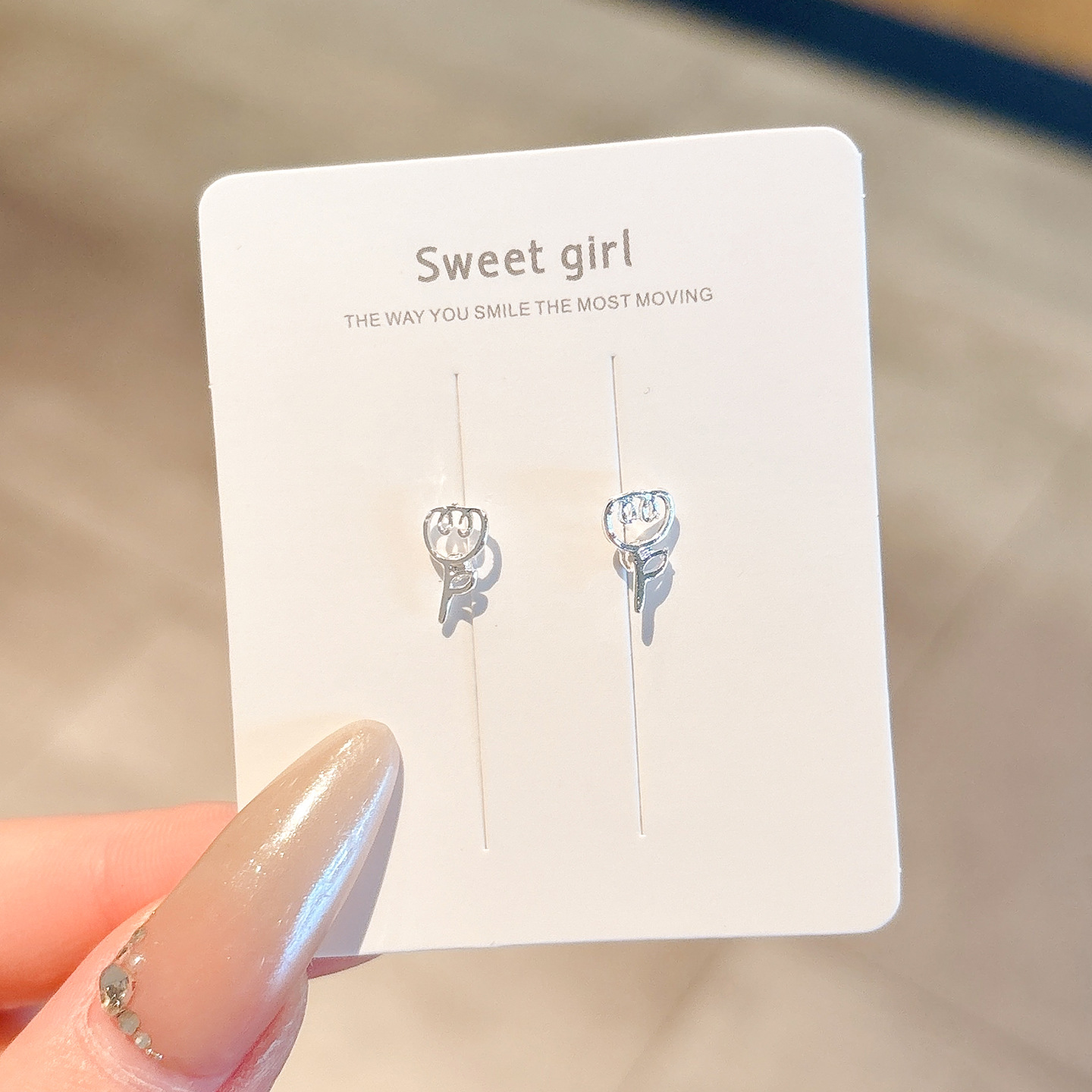 Pendientes de aleación Pendientes de alta calidad de perlas para mujer Pendientes exagerados de temperamento de lujo ligero coreano Pendientes largos con borlas al por mayor