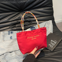 �ɐ۾���Ψ�����e�������y���K��������ײɫ�����������С��Ů