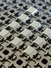 icоƬ��ɫ���Q�Cģ�бP���ʽԪ����tray�͸ߜط��o�FC-BGA���b