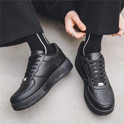2025 Spring Men's New Small Leather Shoes Trendy Matchable Shoes Casual Matchable Board Shoes Business Style Light Luxury Black Shoes