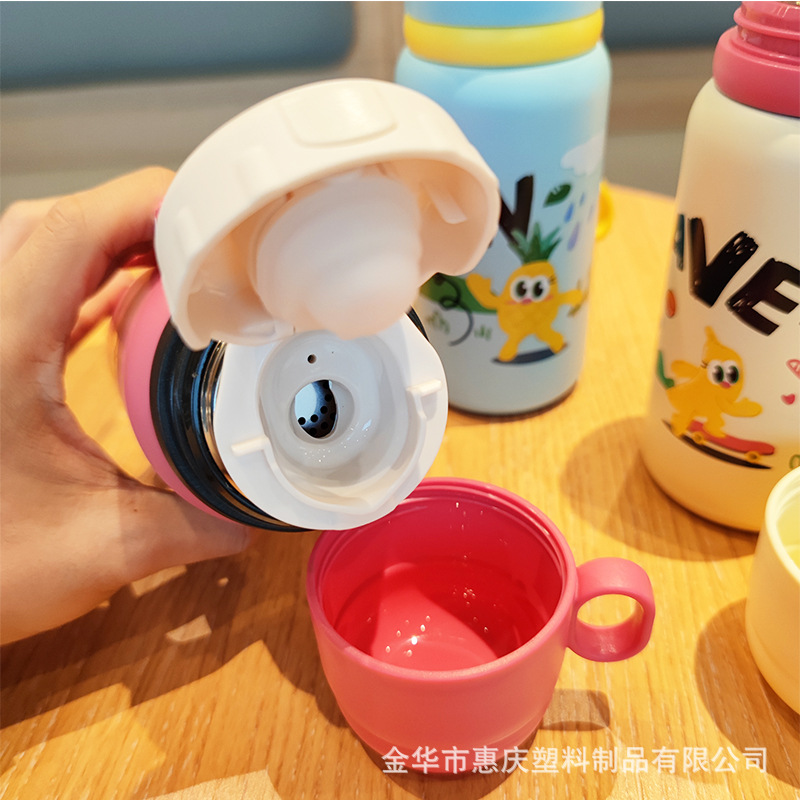 Cómodo para niños 304 taza de acero inoxidable de alto valor facial para estudiantes hervidor de agua al aire libre de dibujos animados acompañante taza de agua