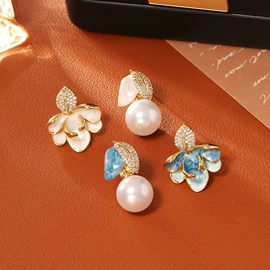 耳钉;耳环;项链