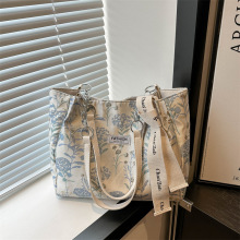 腋下唯美托特包包女2024新款文艺小众单肩包休闲时尚学生通勤包