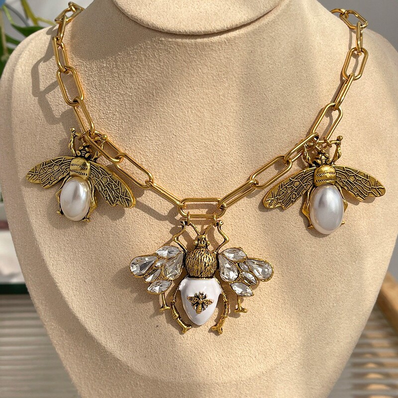 1 Piece of Punk-Style Gold Alloy Bee Pendant Necklace Fashion Chain Retro Fashion Niche Popular Cross-Border