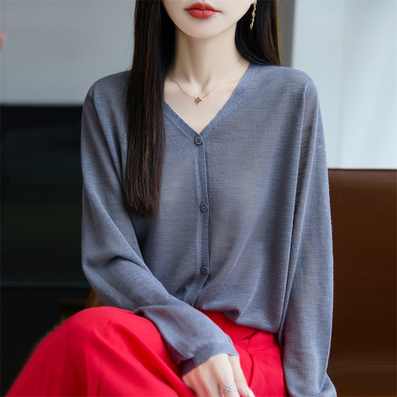 V넥 다크 그레이