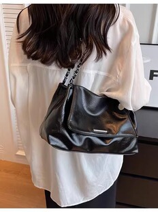 Capacious underarm bag, demi-season shoulder bag, one-shoulder bag, french style
