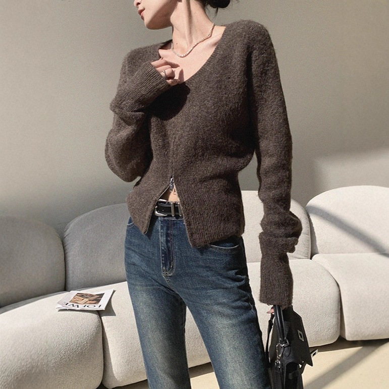 Jwunique Dimple Brown Long Sleeve V-Neck Soft Sweater for Women, Fall 2025, Waist-Cinching, Slimming, Versatile Top