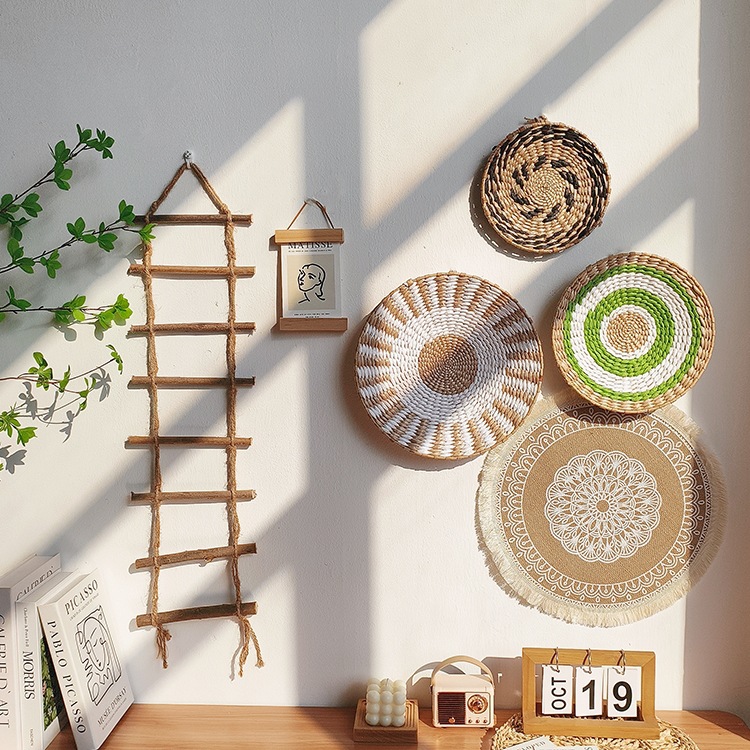 Pared de estilo nórdico decoración de escalera vieja colgante de paja estera de tejido a mano pared de sala de estar productos creativos suaves gato