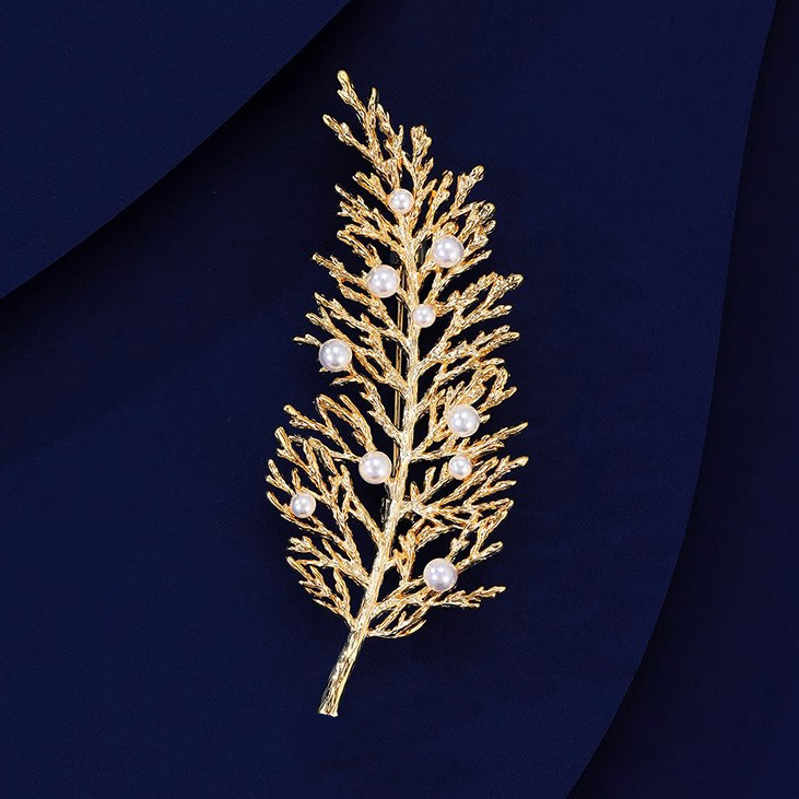 Retro high-end sophisticated universal brooch