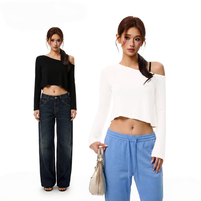American-Style Asymmetrical Neckline and Shoulder-Baring Short Top with a Relaxed Fit, Long-Sleeve T-Shirt for Women, Autumn Fashion, Stylish and Beautiful Off-Shoulder Top American-Style Asymmetrical Neckline and Shoulder-Baring Short Top with a Relaxed Fit, Long-Sleeve T-Shirt for Women, Autumn Fashion, Stylish and Beautiful Off-Shoulder Top