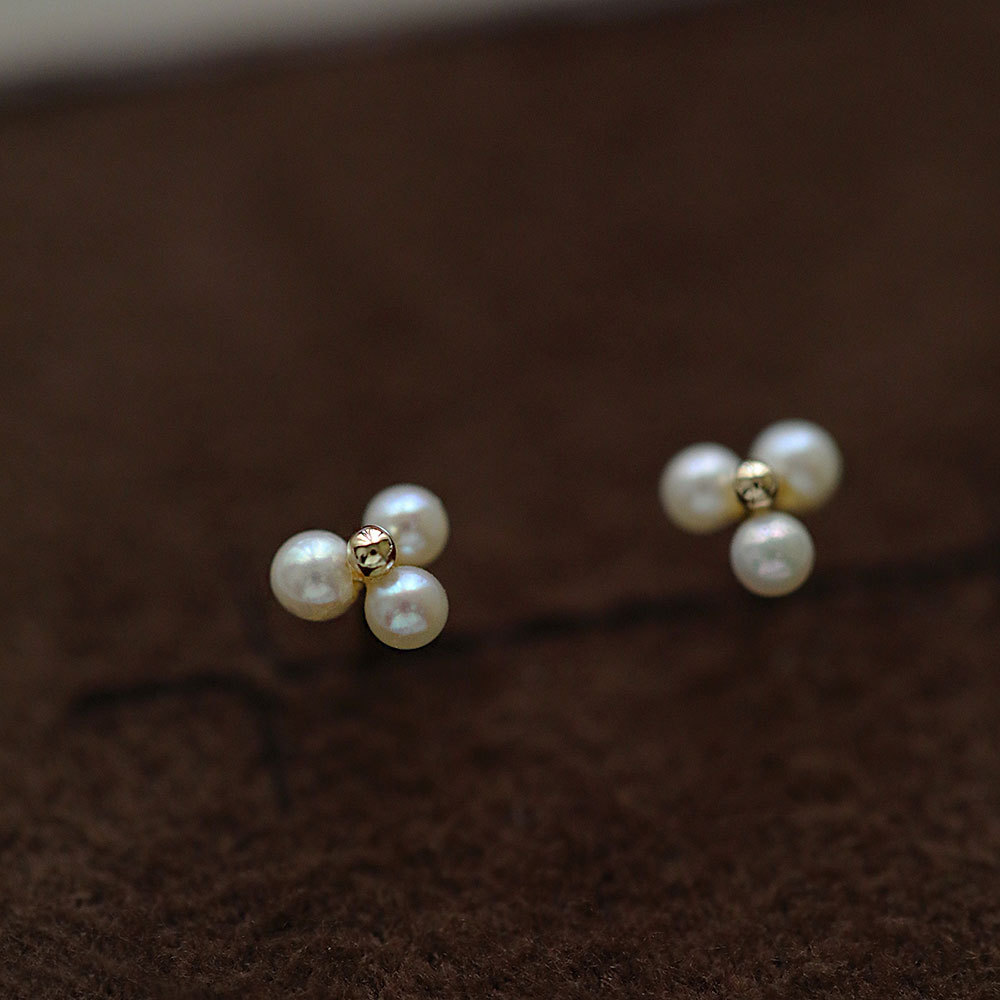 1 Pair Simple Style Flower Sterling Silver Plating Inlay Artificial Pearls 14k Gold Plated Ear Studs display picture 1