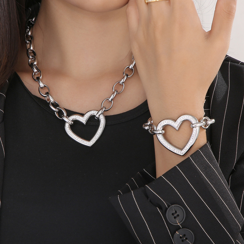 Fashion Heart Shape Titanium Steel Plating Hollow Out Inlay Zircon Bracelets Necklace display picture 4