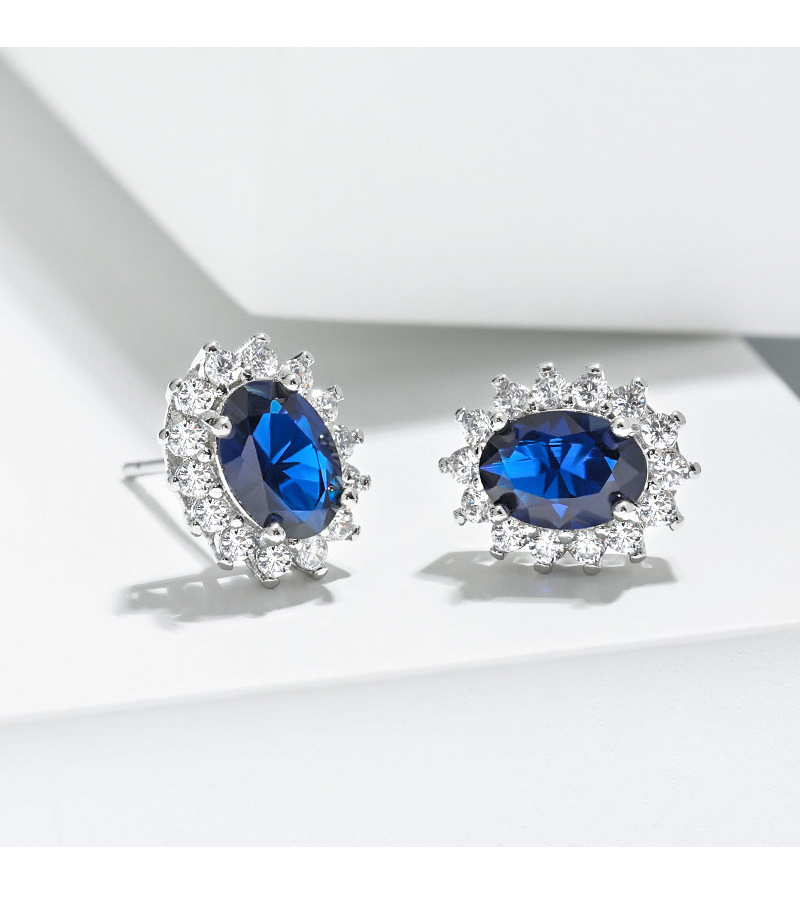 1 Pair Elegant Oval Copper Inlay Zircon Ear Studs display picture 3