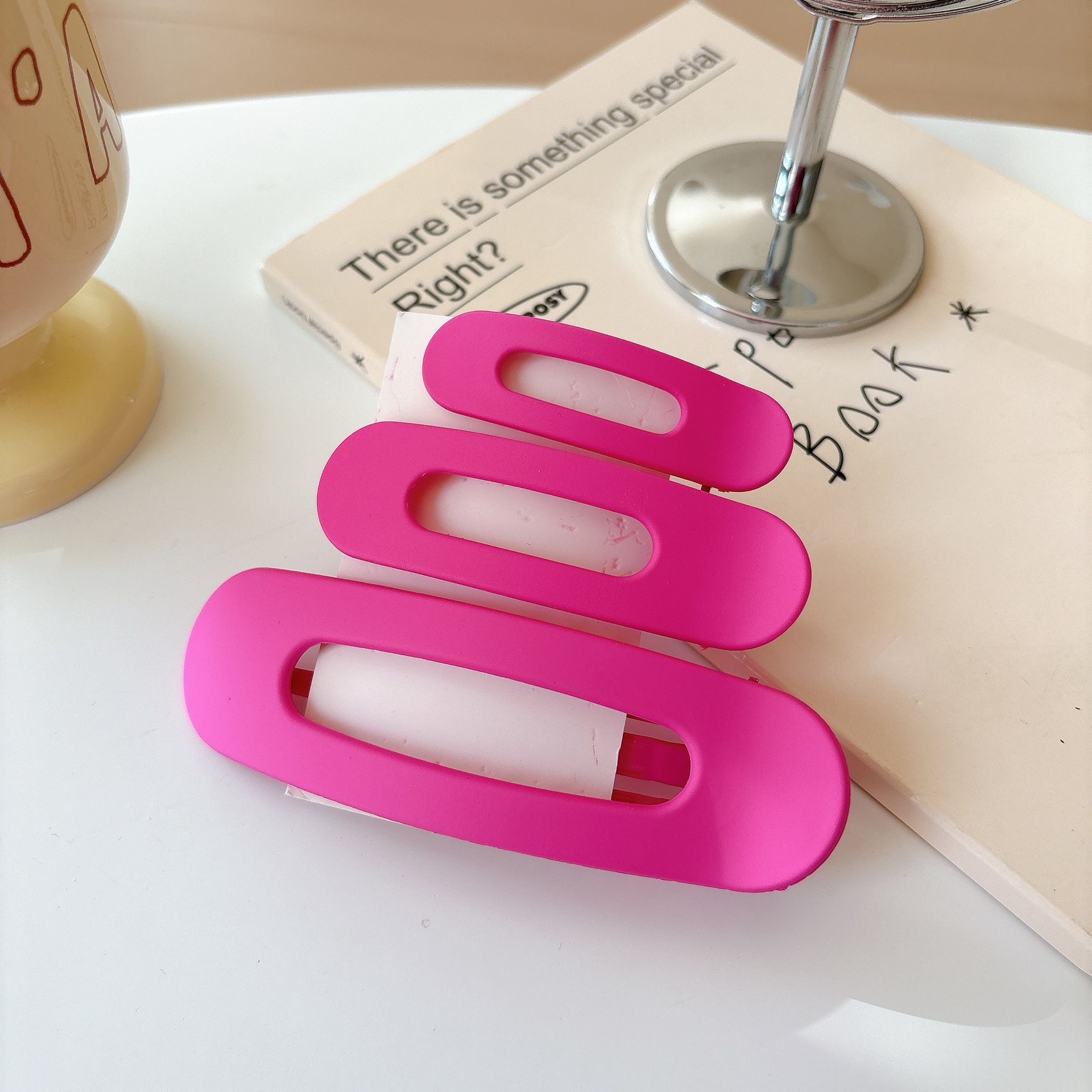 Pinzas para el pelo de la serie mate transfronteriza de Amazon, pinzas de pico de pato, pinzas laterales para el cabello suelto, pinzas modernas, lindas y versátiles al por mayor.
