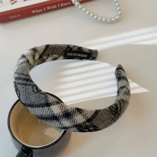 Gray rose print plaid