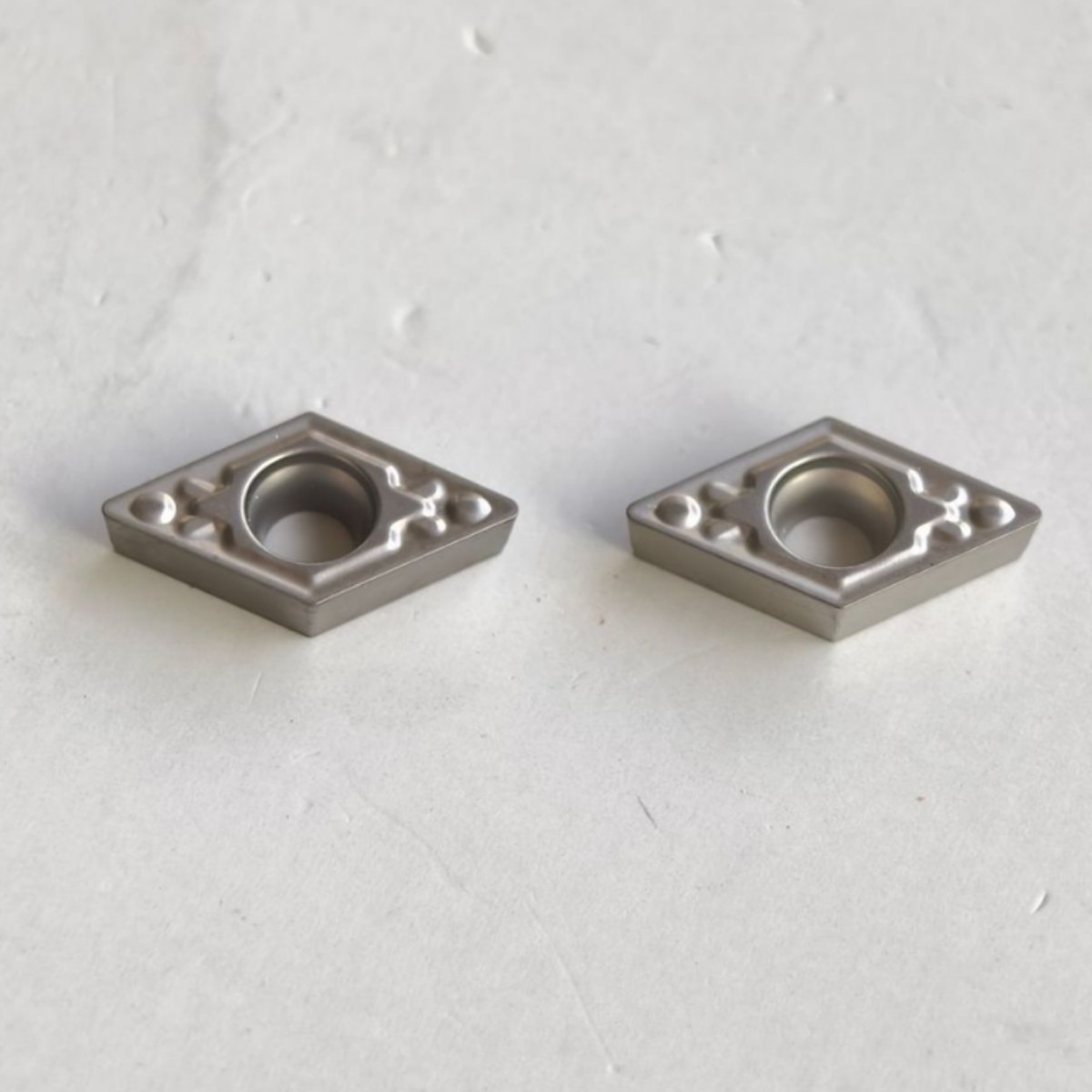 DCMT070204HQ 金属陶瓷刀片55度菱形数控刀片070204镗孔刀粒内孔