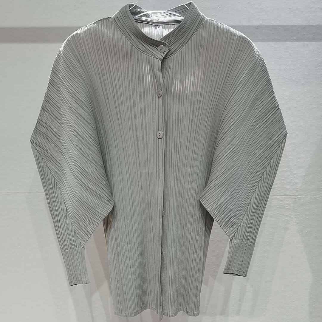 Oferta directa de fábrica 22 otoño y primavera ins estilo de alta gama plisado retro moda collar de pie personalidad adelgazante camisa de alta calidad