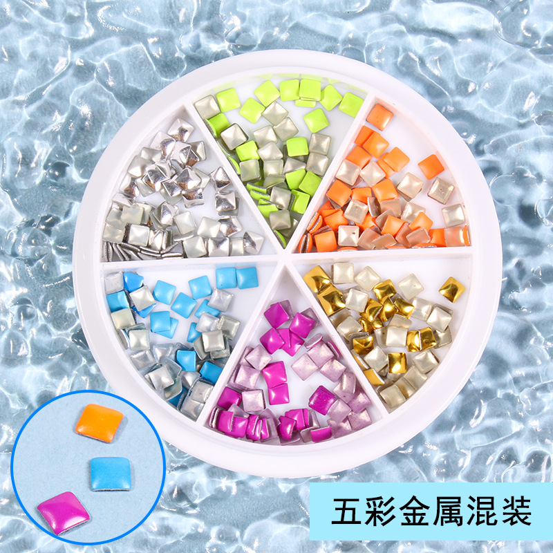 Joyería de uñas 6-rejilla de disco de metal mezclado remache especial en forma de diamante Aurora perla plana diamante joyería de uñas al por mayor