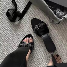 OMG!!好好看!!复古黑色铆钉扣高跟鞋女休闲百搭细跟一字拖鞋成年
