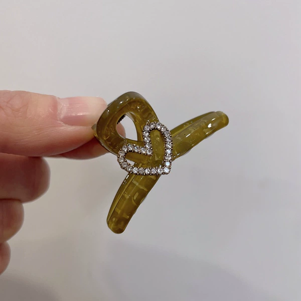 Green-hollow love small grab