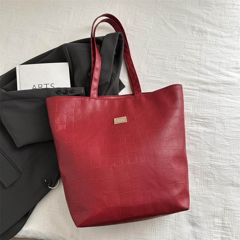 Bolsa retro 2025 nueva primavera y verano marea sensación de amplio sentido bolso de hombro para mujeres de gran capacidad de moda para viajar bolso para mujeres