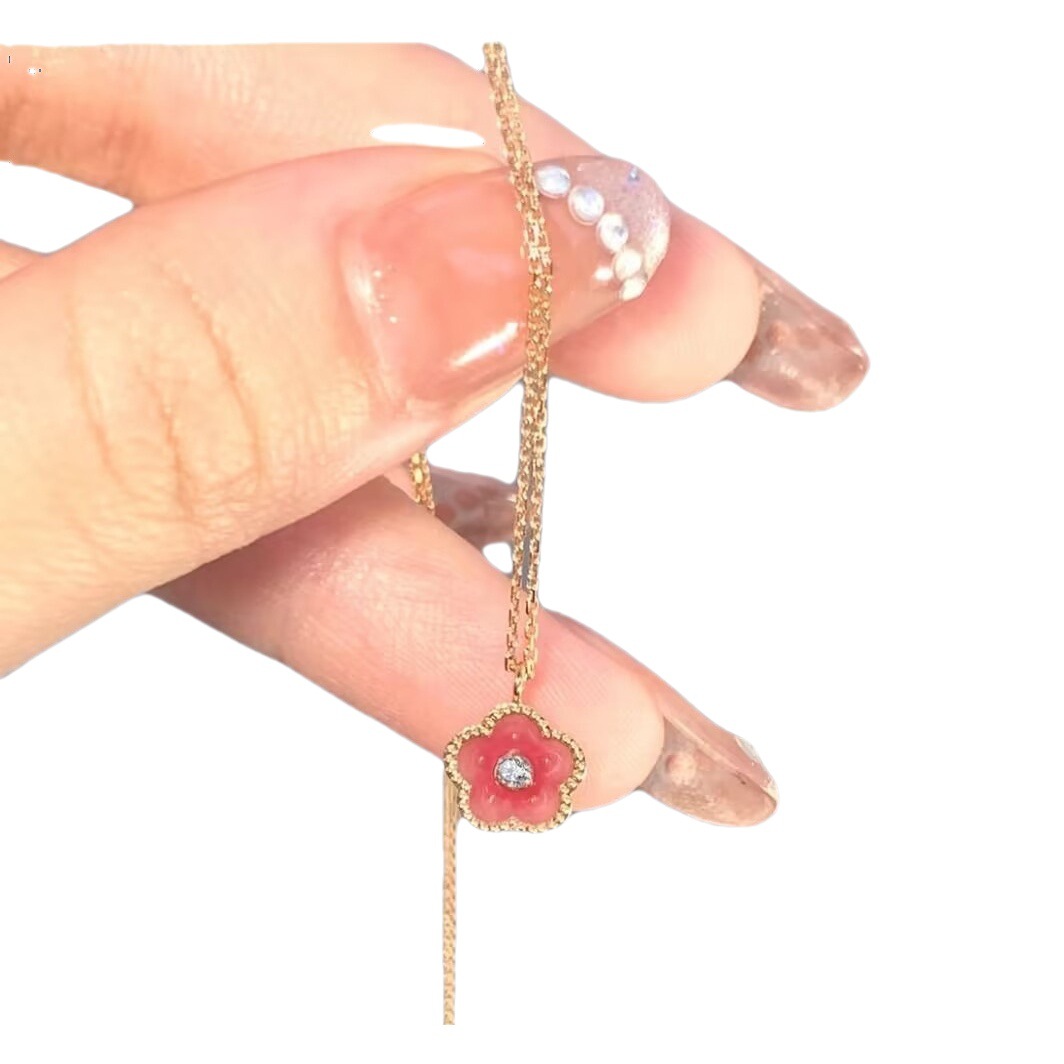 Nuevo pequeño collar de flor de melocotón hembra Rosa Suave Hada ins nicho diseño elegante de alto grado dulce Cadena de clavícula