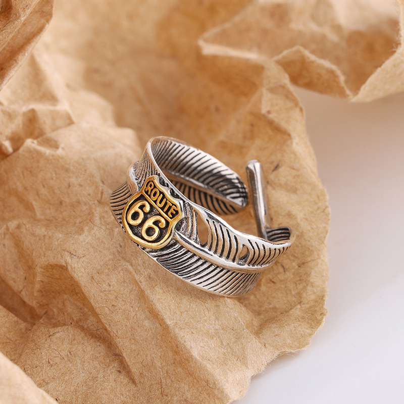 Retro fashionable ring for men and women