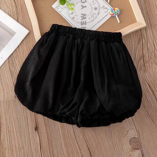 Shorts for girls, children's summer wear, thin version, middle and small children's stylish polka dot lantern pants, for girls to wear outside.