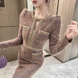 连衣裙;时尚休闲套装;女式T恤