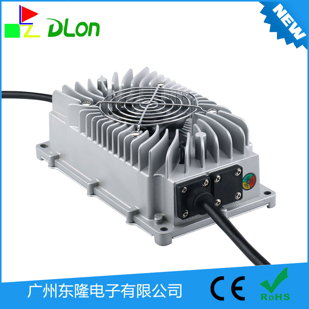 东隆厂家制造600W  16.8V 20A  防水防尘车载充电器