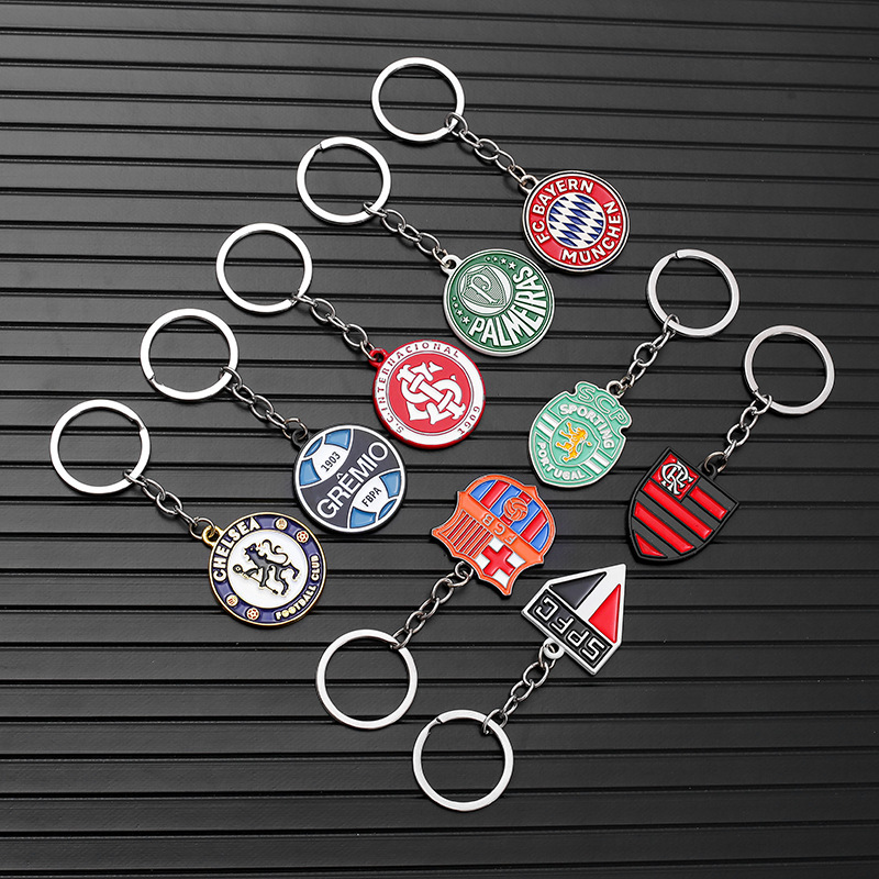 Zinc alloy paint double-sided keychain Football club Real Madrid Manchester United Manchester City Barcelona Chelsea keychain Zinc alloy paint double-sided keychain Football club Real Madrid Manchester United Manchester City Barcelona Chelsea keychain