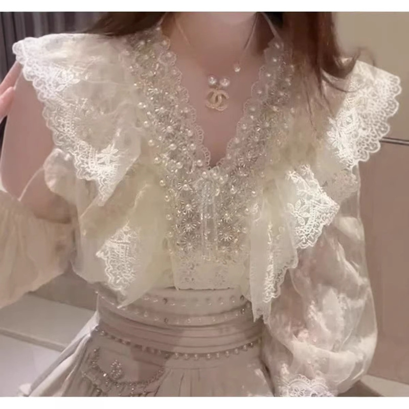 Plus Size 150kg First Love Style Hand-Sewn Pearl Multi-Layer Lace Shirt, Spring and Autumn Stylish Puff Sleeve V-Neck Slimming Top