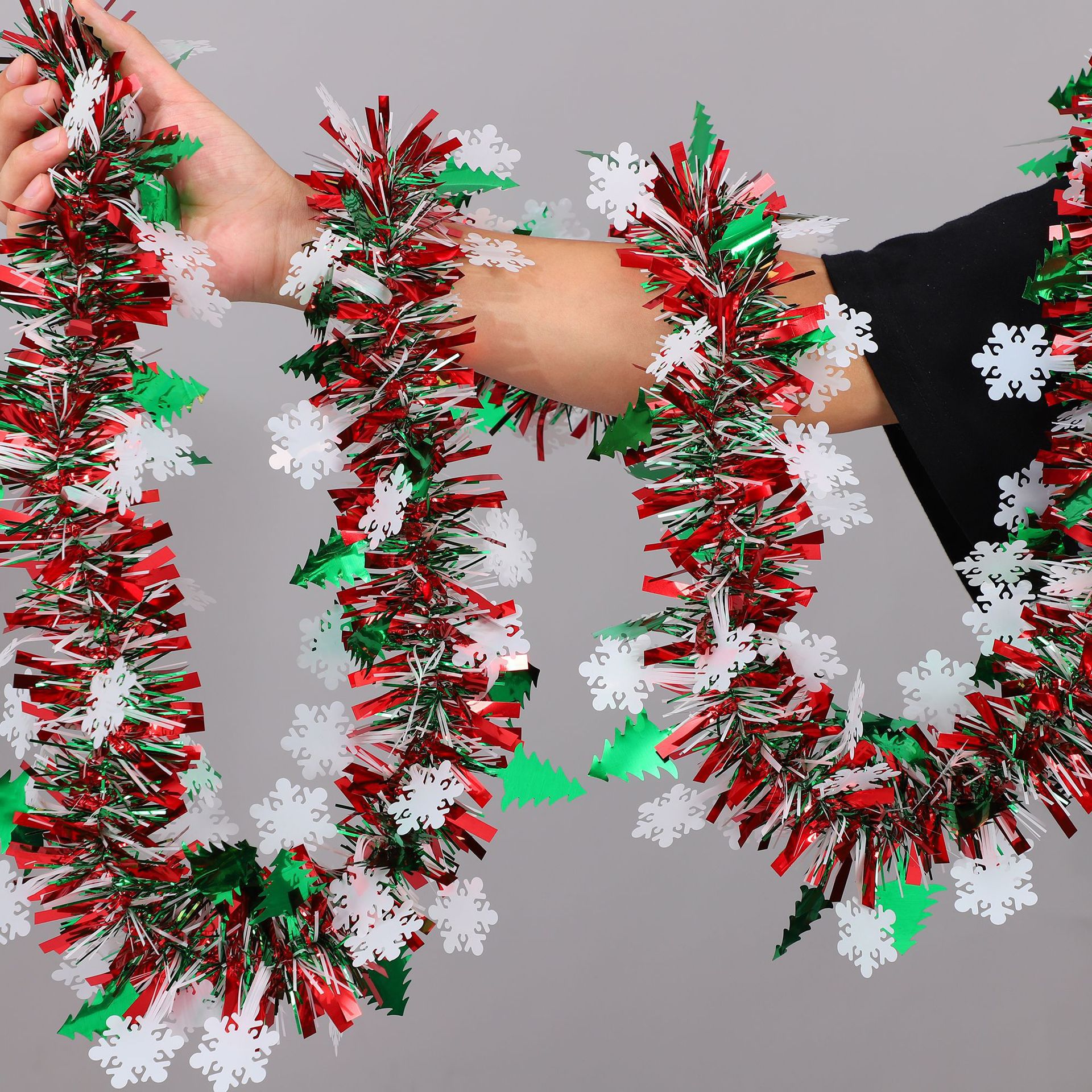 New Christmas Decoration Christmas Tree Wool Strips White Snowflake Red Color Strips Holiday Party Atmosphere Arrangement Latte Art Strips