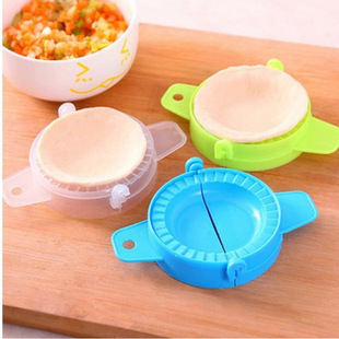 Dumpling Wrapper Maker Wonton Mold Kneading Tool Dumpling Maker Home Wonton Creative Box Crescent Shape